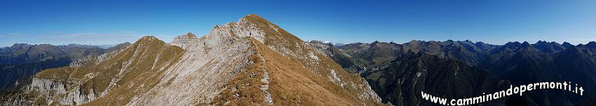 09 11728 Panoramica salendo il Monte Secco.jpg